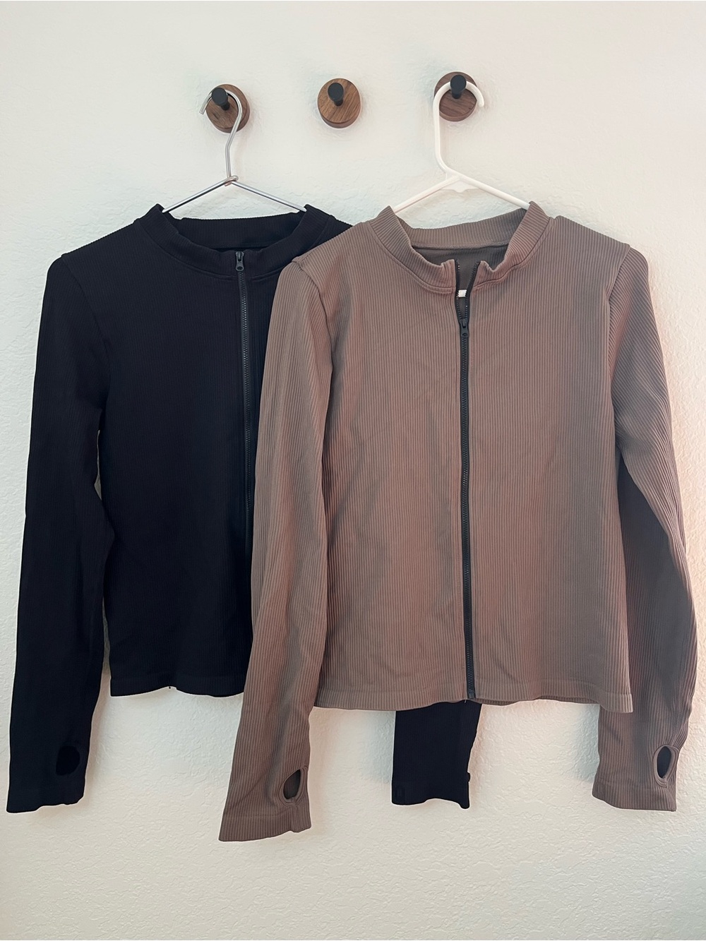 OQQ BUNDLE Zip-Front Ribbed Bomber Jacket - Black & Taupe
